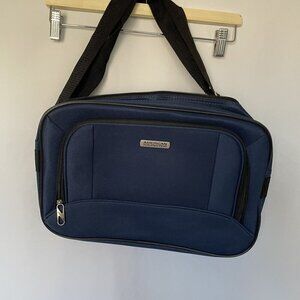 NWOT American Tourister navy blue travelling shoulder bag computer carry on